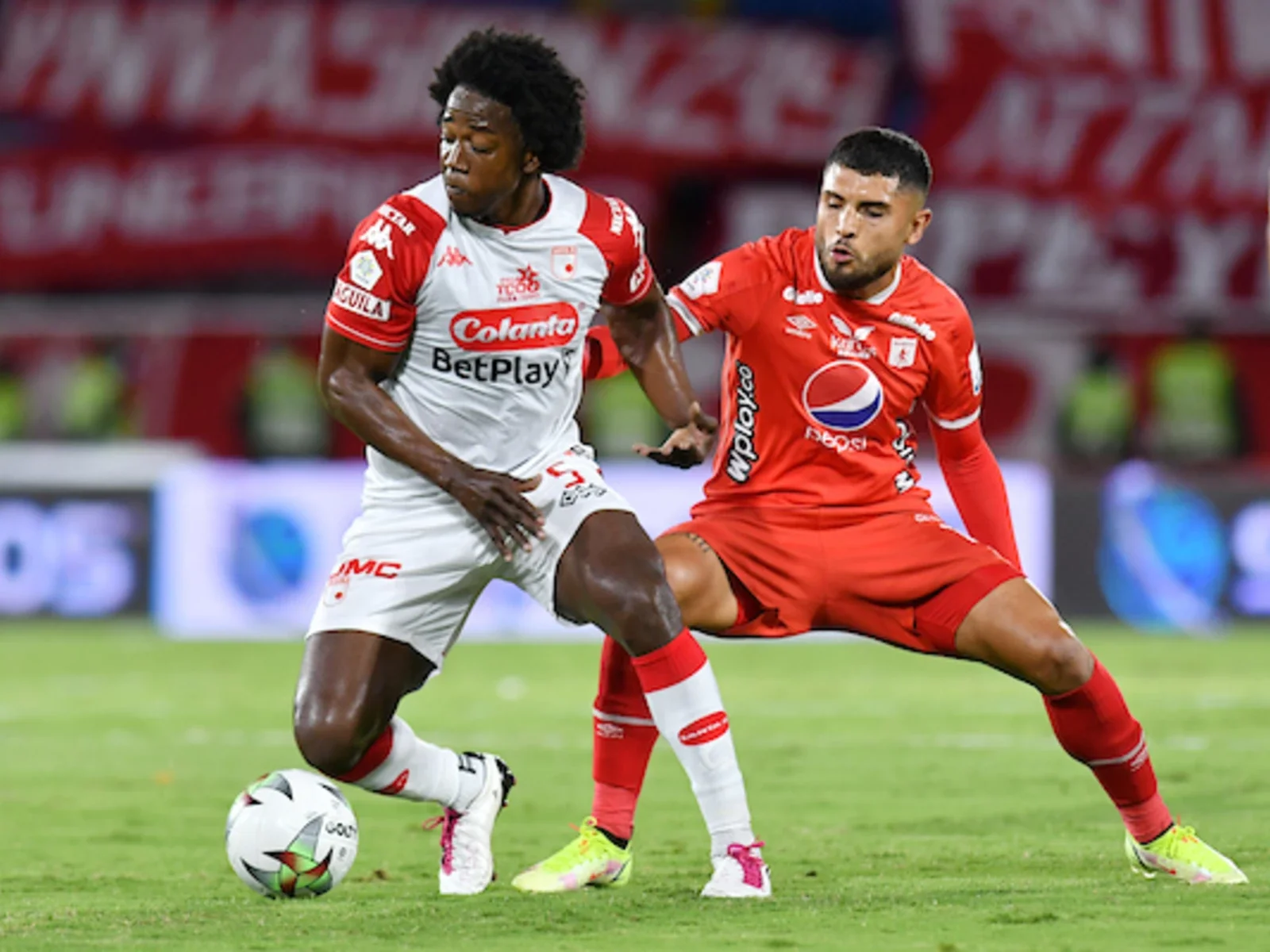 Carlos Sánchez fue titular/ Vizzorimage - Nelson Ríos