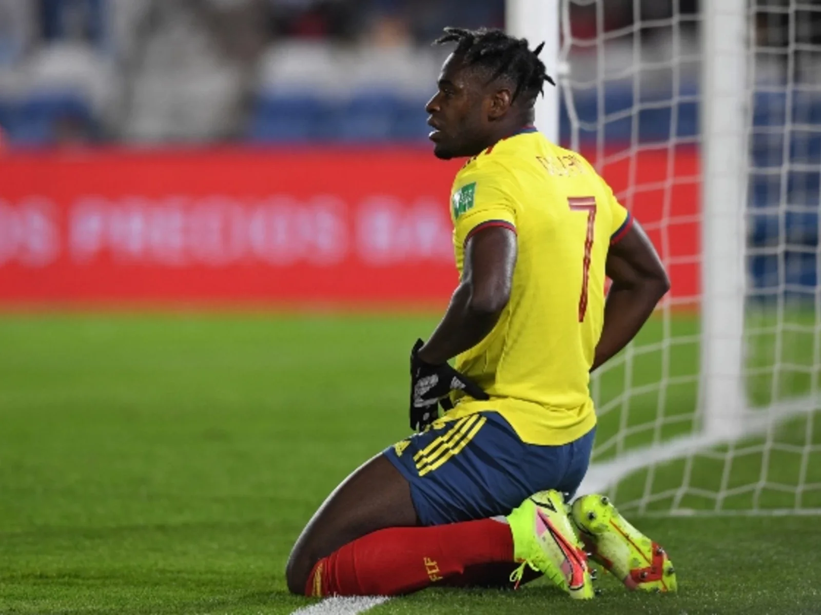 Zapata perdió una clara oportunidad de gol / AFP