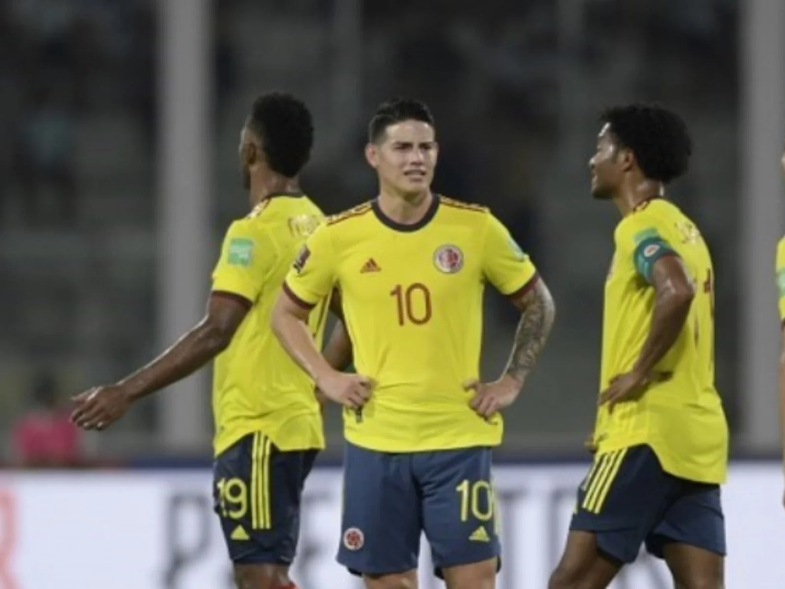 Colombia se lamenta tras el gol de Argentina/ AFP