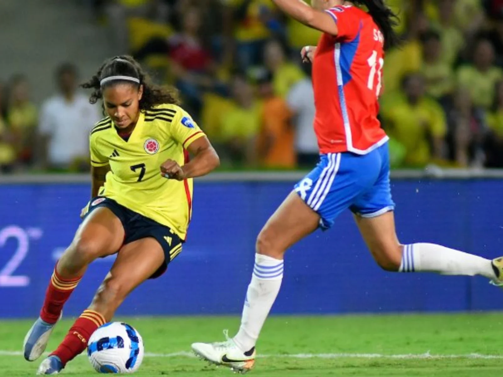 Gisella Robledo también fue jugadora clave en la victoria. / Foto: VizzorImage - Ricardo Vejarano