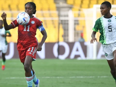 Linda Caicedo controlando el balón - Foto: FCF