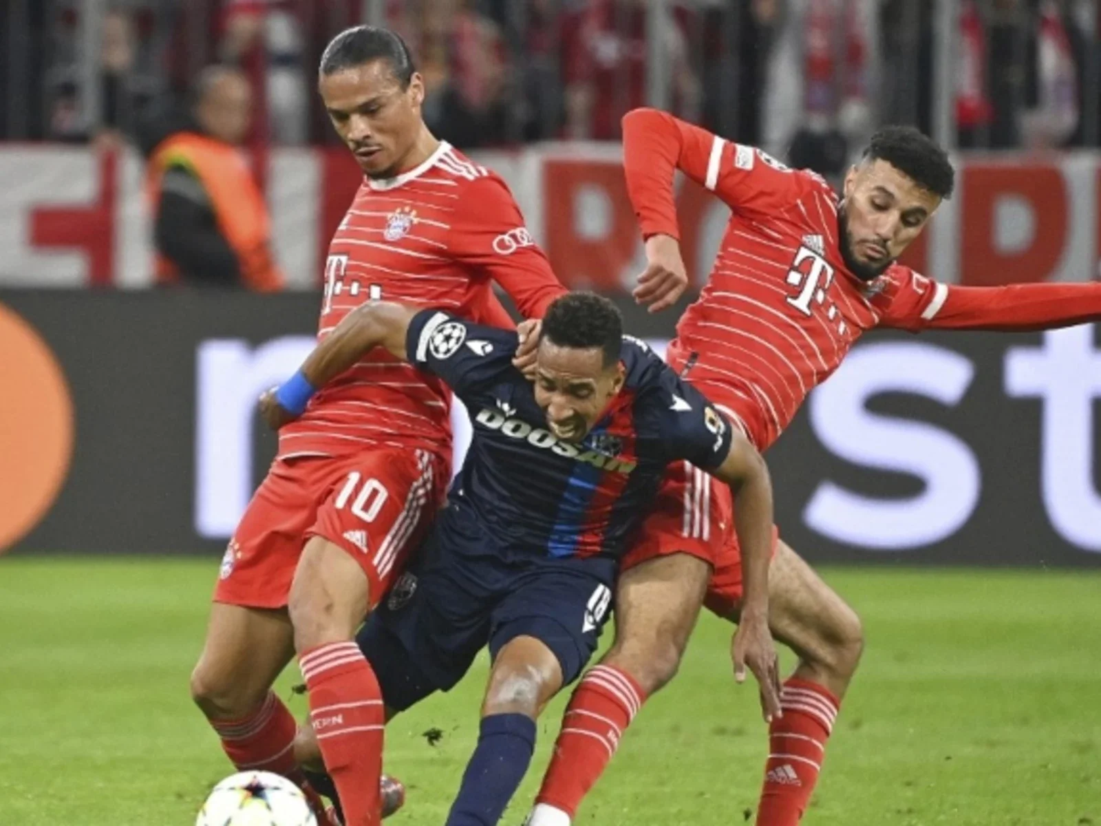 Bayern Múnich hizo la tarea con goleada para clasificarse a los octavos de final. / Foto: AFP.