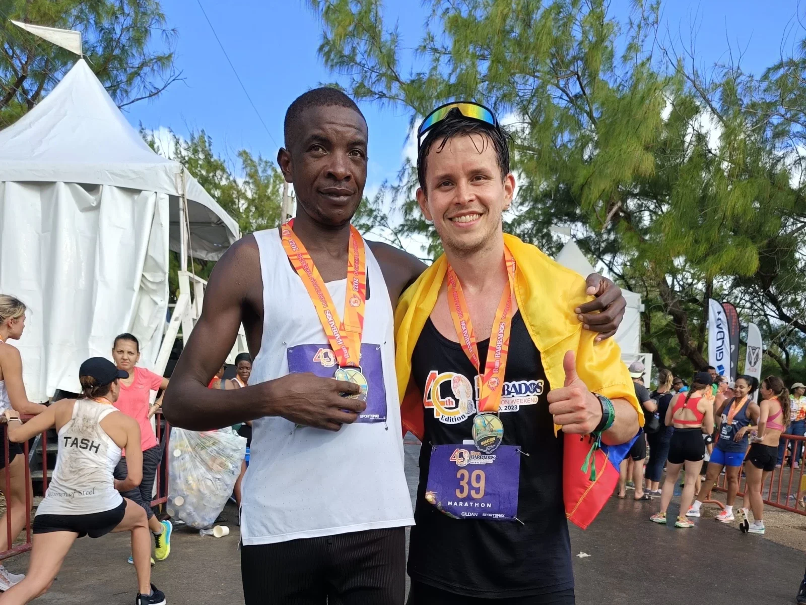 Alex Ekesa y Juan Sebastián Vega, podio en la maratón
