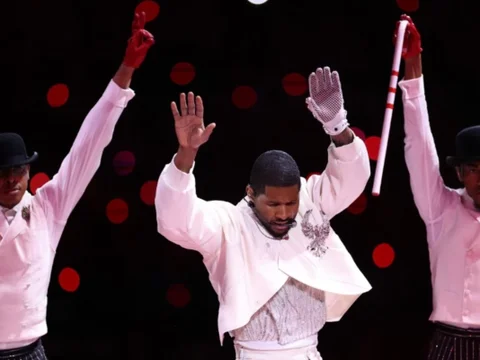 Usher cantó sus mejores y más reconocidas canciones en el show del medio tiempo. / Foto: AFP.