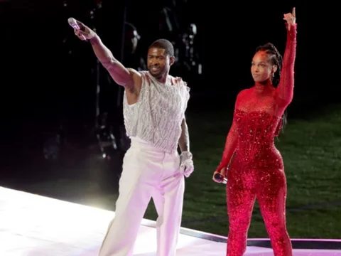 Usher y Alicia Keys en el show de medio tiempo. / Foto: AFP.
