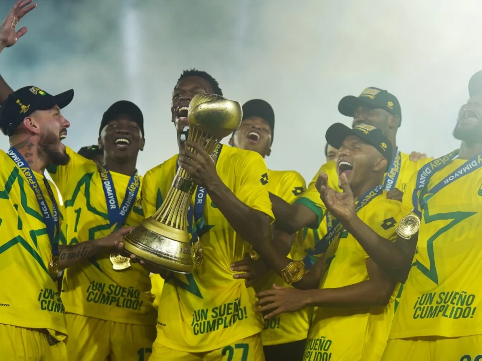 Bucaramanga salió campeón de su primera estrella en el FPC - VizzorImage