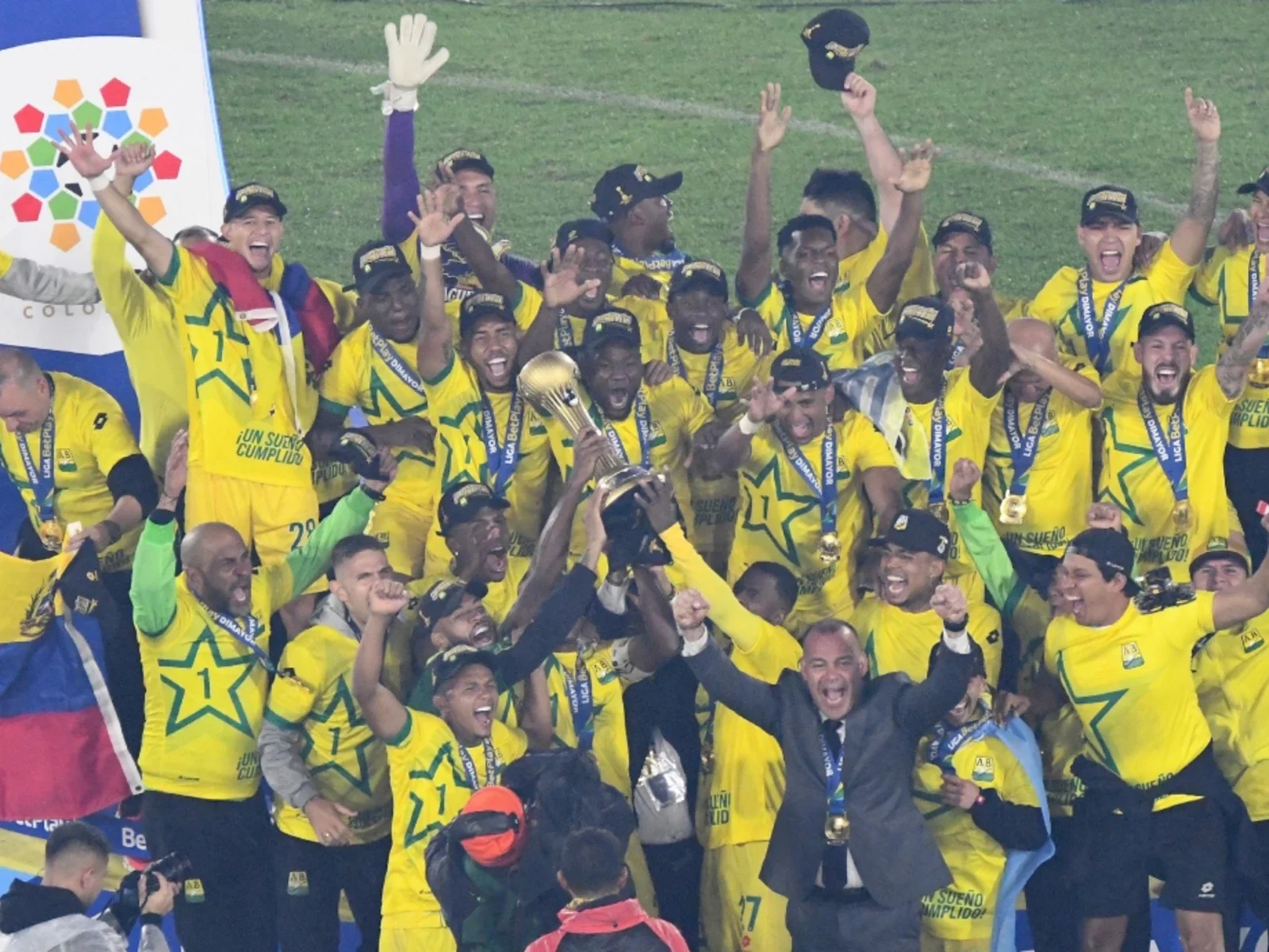 Bucaramanga salió campeón de su primera estrella en el FPC - VizzorImage