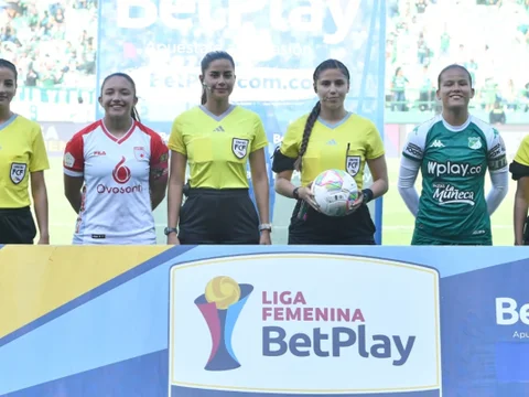 La jueza Mariana Quintero encabezó el cuerpo arbitral en la final ida de la Liga Femenina entre Cali y Santa Fe - VizzorImage
