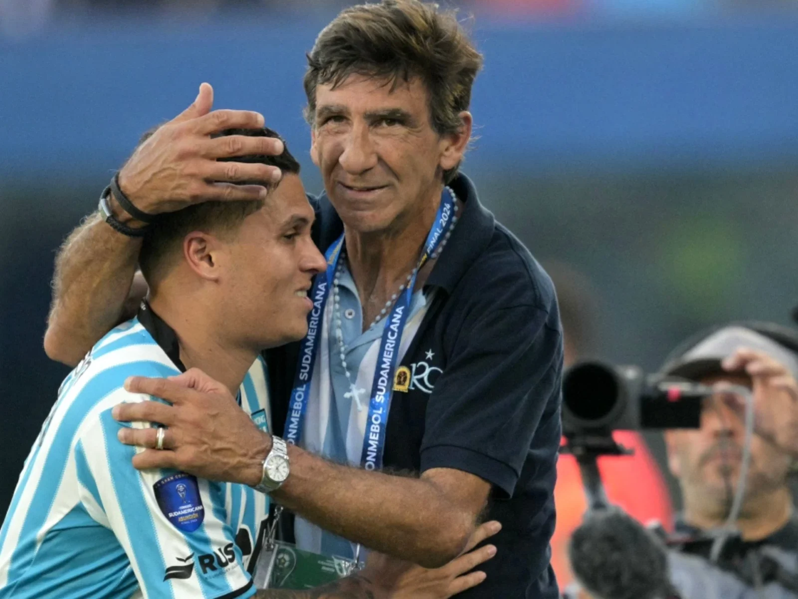 Juan Fernando Quintero con su entrenador en la Copa Sudamericana - AFP
