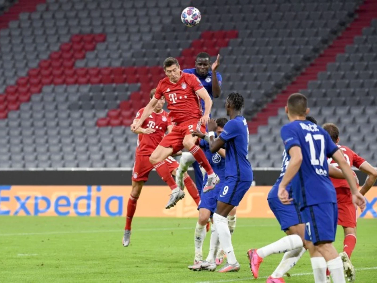 Mira aquí, en fotos, la clasificación de Bayern y Barcelona a cuartos de Champions