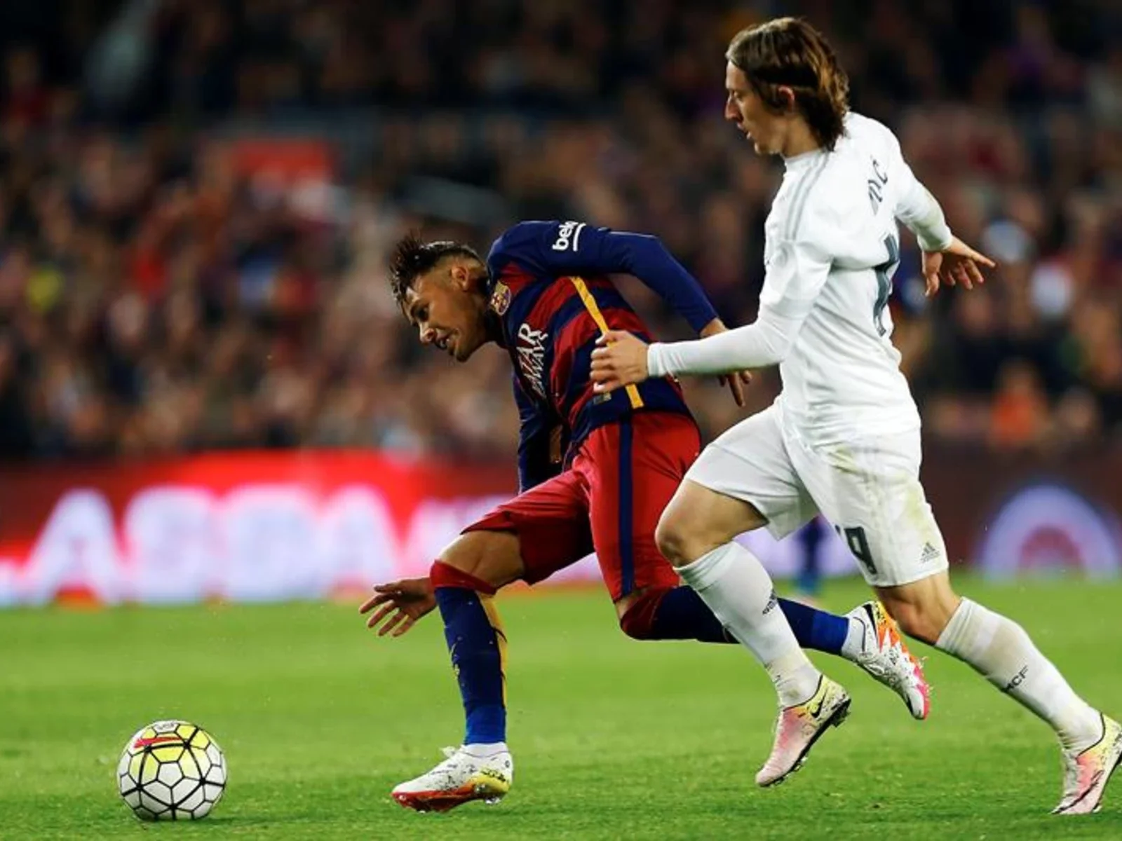 Mira aquí las mejores postales del clásico Barcelona - Real Madrid
