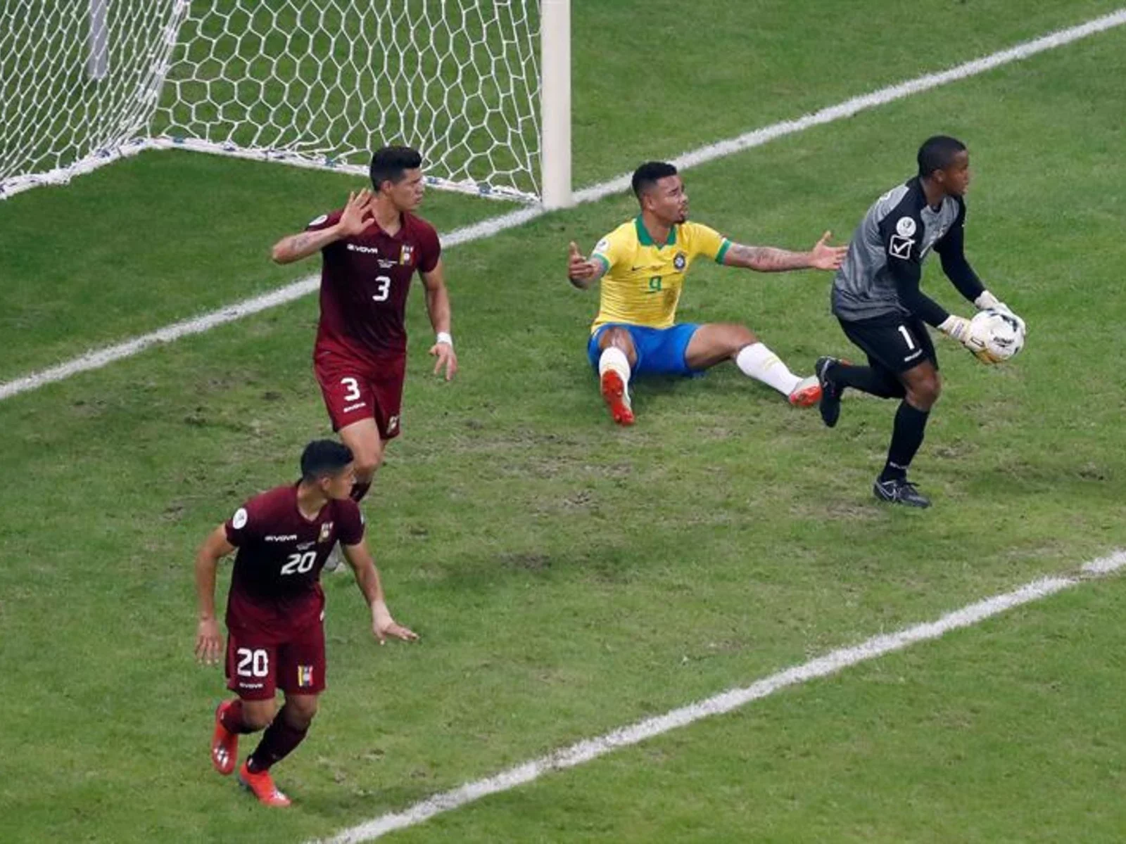 Observa aquí las mejores postales del empate entre Brasil y Venezuela