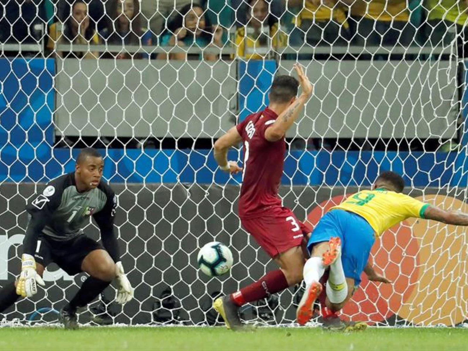 Observa aquí las mejores postales del empate entre Brasil y Venezuela