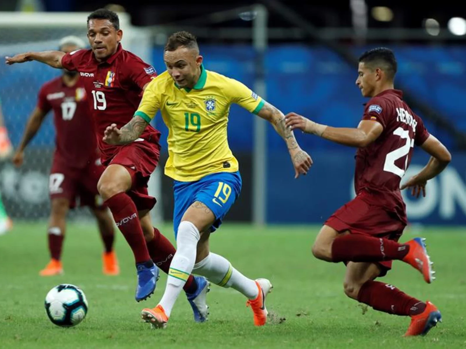 Observa aquí las mejores postales del empate entre Brasil y Venezuela