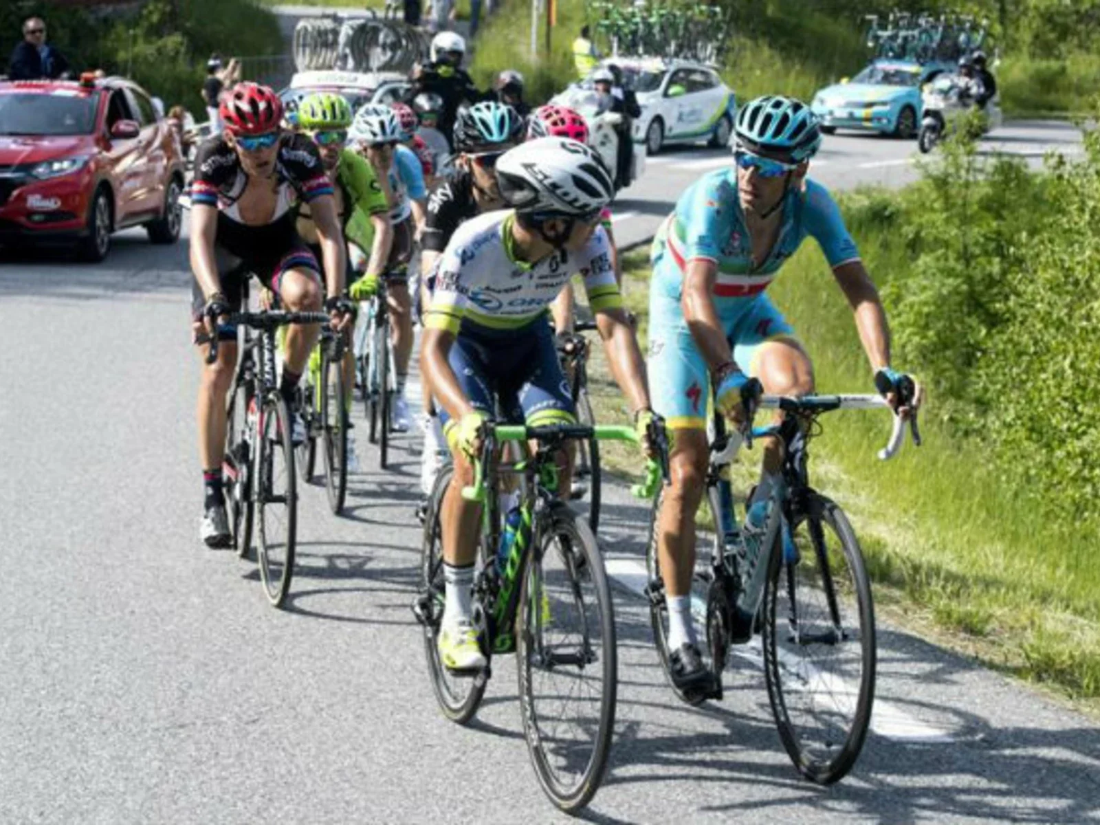 Repasa en imágenes la etapa que le dio la Maglia Rosa a Esteban Chaves