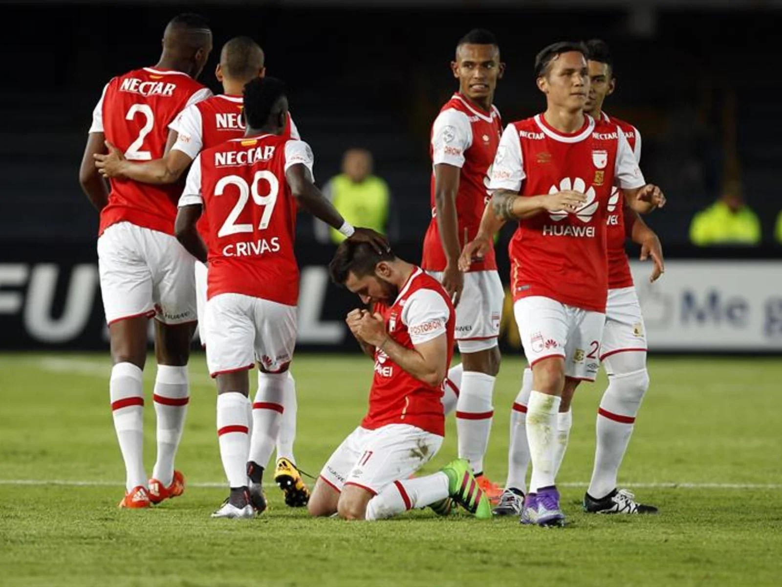 Repasa la mejores postales del triunfo de Santa Fe sobre Cobresal en El Campín