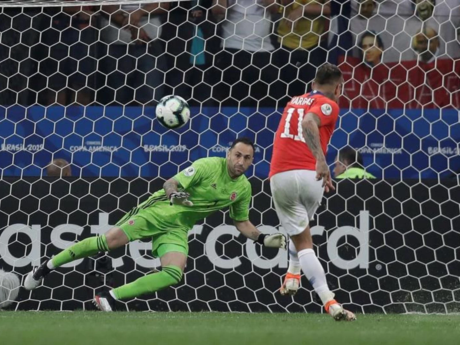 Repasa las mejores fotos de la clasificación de Chile por penales ante Colombia