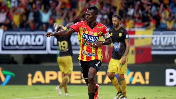 ¿Carlos Darwin Quintero ficharía por un grande del FPC?