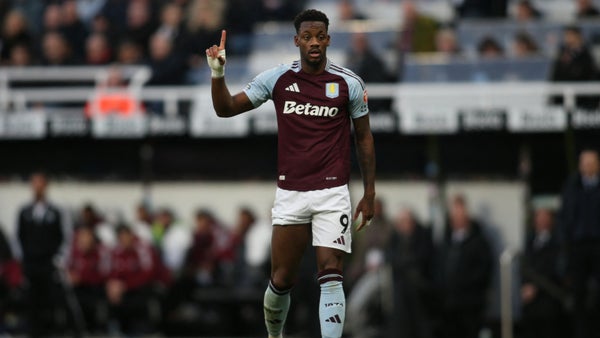 Jhon Durán, en el centro de la polémica por ver tarjeta roja con Aston Villa