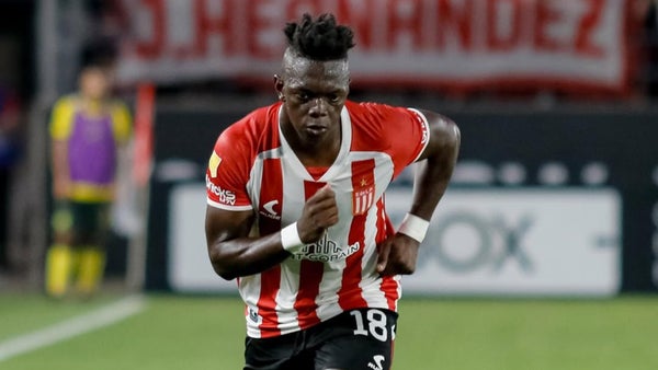 Tres 'gigantes' del FPC buscarían fichar a Edwuin Cetré