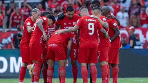 Jugadores de América de Cali reunidos