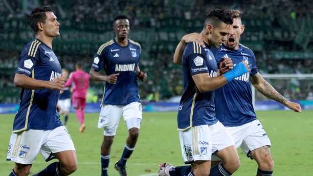 Jugadores de Millonarios caminando _ AFP