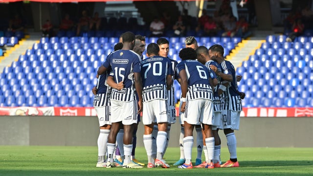 Jugadores de Junior reunidos