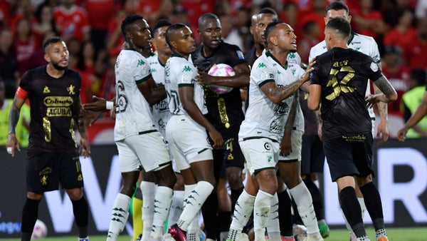 Deportivo Cali anunció la renovación de cuatro jugadores