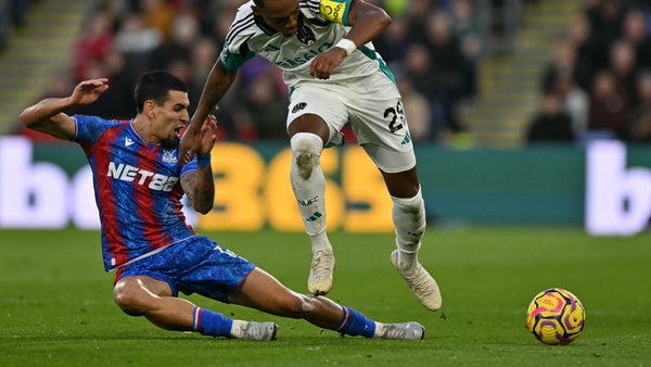 Daniel Muñoz, líder defensivo de Crystal Palace