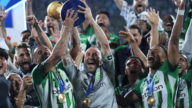 Nacional celebrando su estrella 18