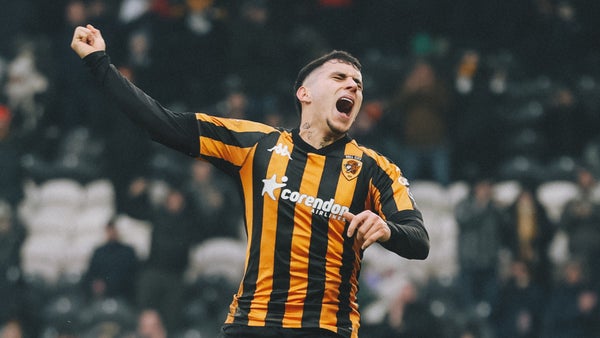 Gustavo Puerta marcó su primer gol en el fútbol inglés