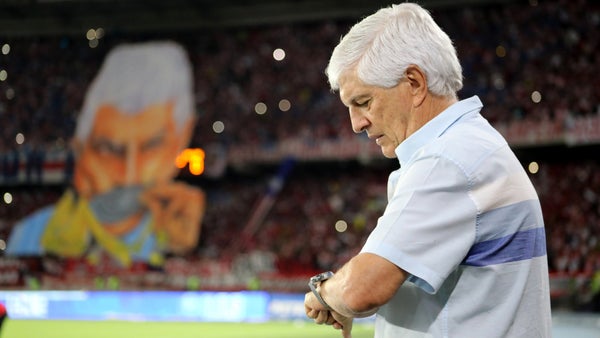 Julio Comesaña habló sobre la no llegada de James a Junior