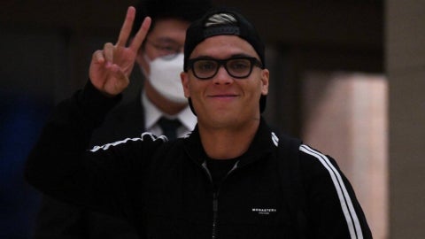 Juan Fernando Quintero en aeropuerto