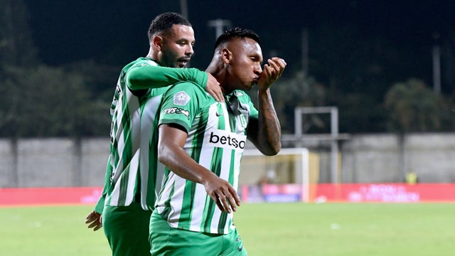 Edwin Cardona y Alfredo Morelos en Nacional - VizzorImage