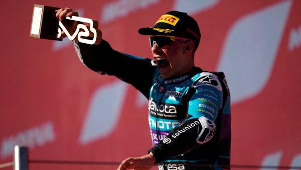 David Alonso sufrió un accidente, previo a su debut en Moto2