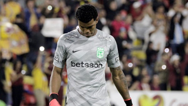 ¡Roja directa! Por esta acción, Luis Marquínez fue expulsado con Nacional