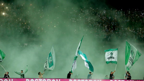 El Atanasio se vistió de verde para empujar a Nacional en playoffs
