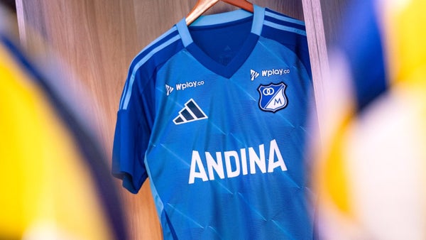 Millonarios presentó su nueva camiseta para 2025