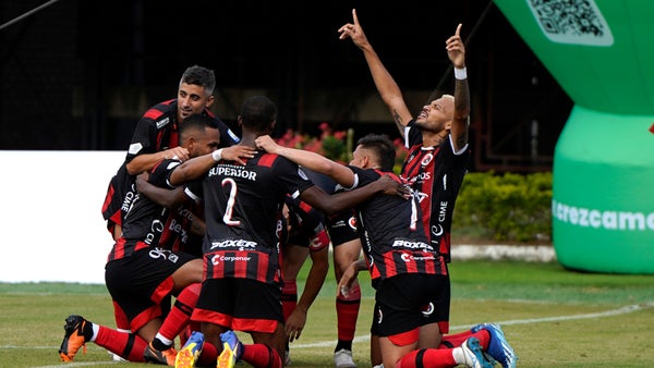¿Peleará para Puskás? Golazo olímpico de Cúcuta a Internacional ¿Peleará para Puskás? Golazo olímpico de Cúcuta a Internacional