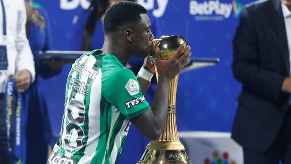 Histórico jugador de Millonarios elogió a Marino Hinestroza