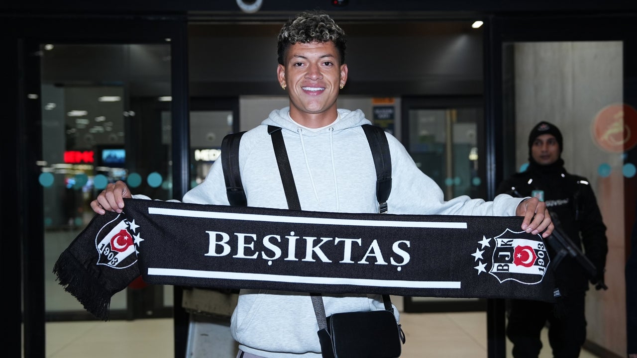 ¡Oficial! Así fue la presentación de Elan Ricardo en Besiktas