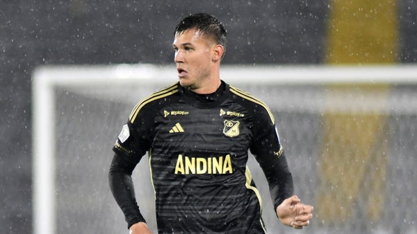 ¡Con uno menos! Juan Pablo Vargas se va expulsado en Millonarios