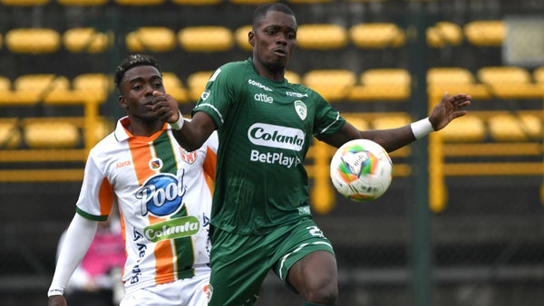 ¿Bien expulsado? El árbitro decidió sacarle la roja a jugador de Envigado ¿Bien expulsado? El árbitro decidió sacarle la roja a jugador de Envigado