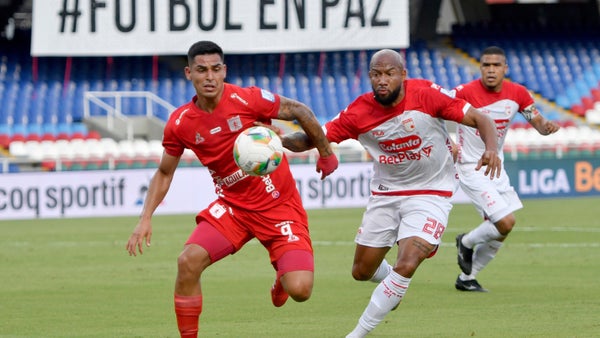 El árbitro sancionó penalti para Santa Fe, pero el VAR corrigió El árbitro sancionó penalti para Santa Fe, pero el VAR corrigió