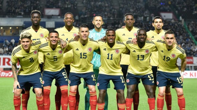 Selección Colombia Foto con jugadores en nómina mixta