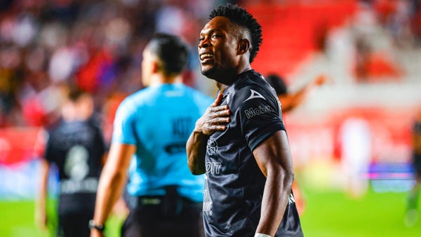 Figura colombiana es goleador en la Liga MX