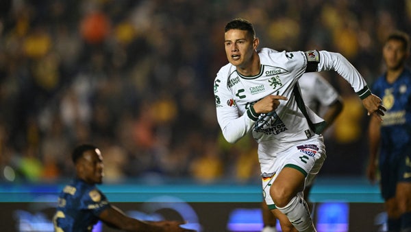 ¡Era golazo! Mira la atajada que evitó el tanto de James Rodríguez