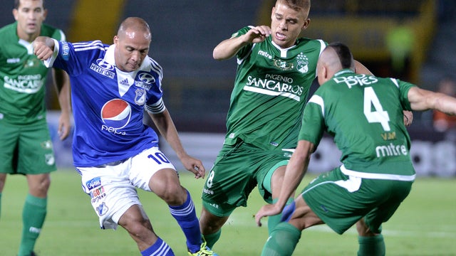 Mayer Candelo hizo una visita inesperada antes del duelo Cali vs. Millonarios / VizzorImage/Gabriel Aponte