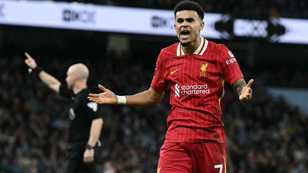 Luis Díaz volvió a la titularidad con Liverpool ante Manchester City