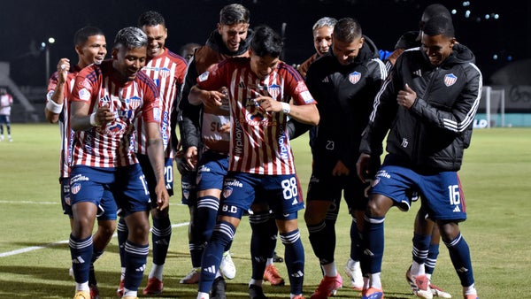 Junior hace oficial su tridente: mira la foto del BA-CHA-TEO Junior hace oficial su tridente: mira la foto del BA-CHA-TEO